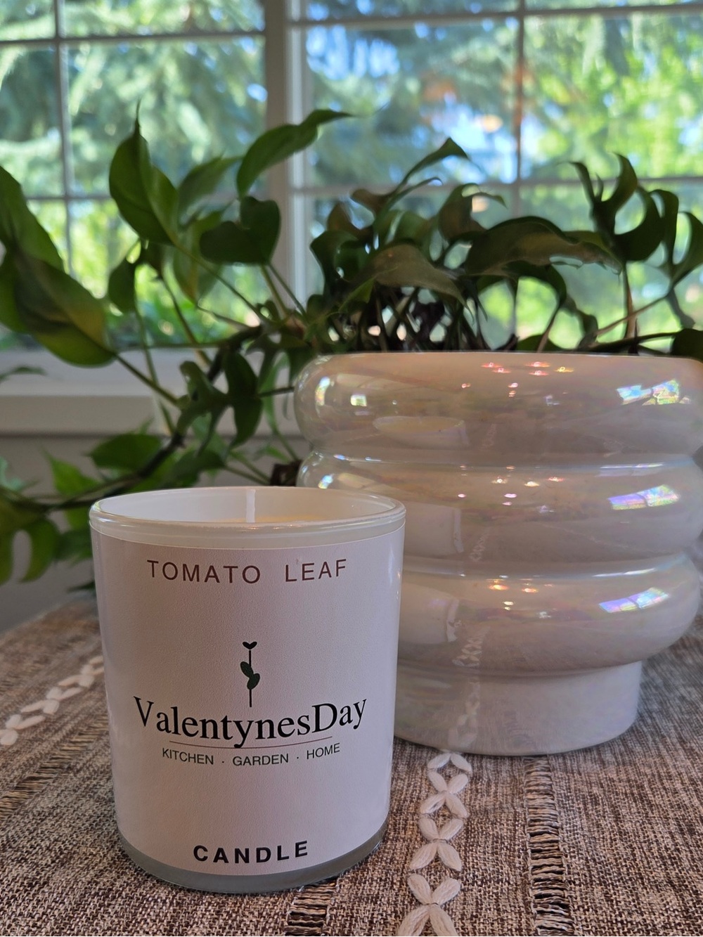 Handmade Tomato Leaf Scented BeeswaxCandle